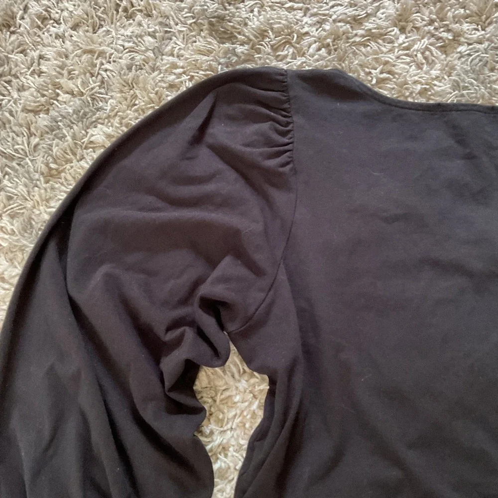 Banana Republic Black Ruched V-Neck Puff Sleeve Knit Top Large